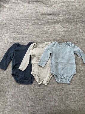 Carter’s thermal knit onesie bundle